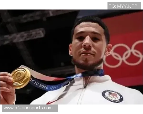 布克本赛季表现惊艳场均30分助力球队争冠梦想 布克本赛季表现惊艳场均30分助力球队争冠梦想