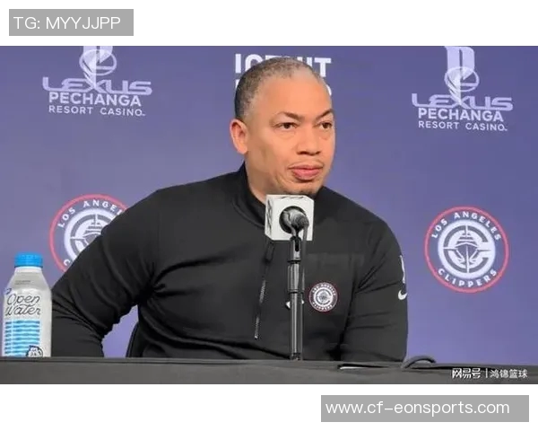 泰伦卢称赞首发球员首节表现出色展现良好比赛风格 泰伦卢称赞首发球员首节表现出色展现良好比赛风格