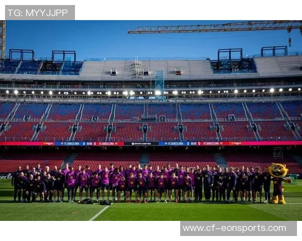 梅西社媒分享诺坎普打卡热潮球迷争相拍照留念